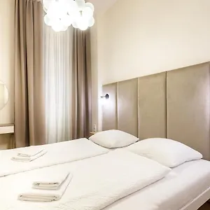  Apartmán Andrea 1907 - úplně Nový Minutu Od Mlýnské Kolonády, Foceno Těsně Před Dokončením Česká republika